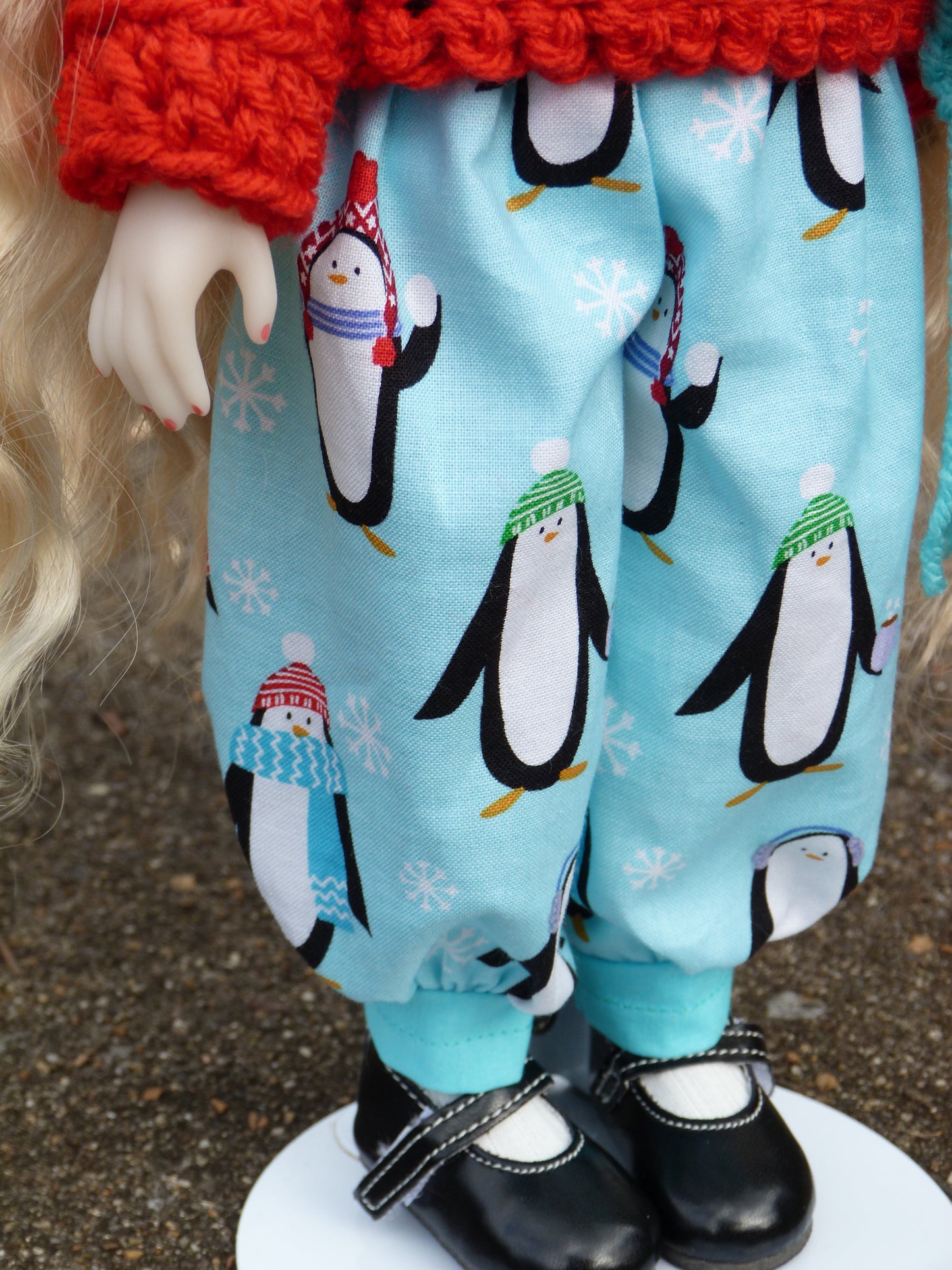 Penguin Hot Cocoa Party Outfit for Ruby Red Doll