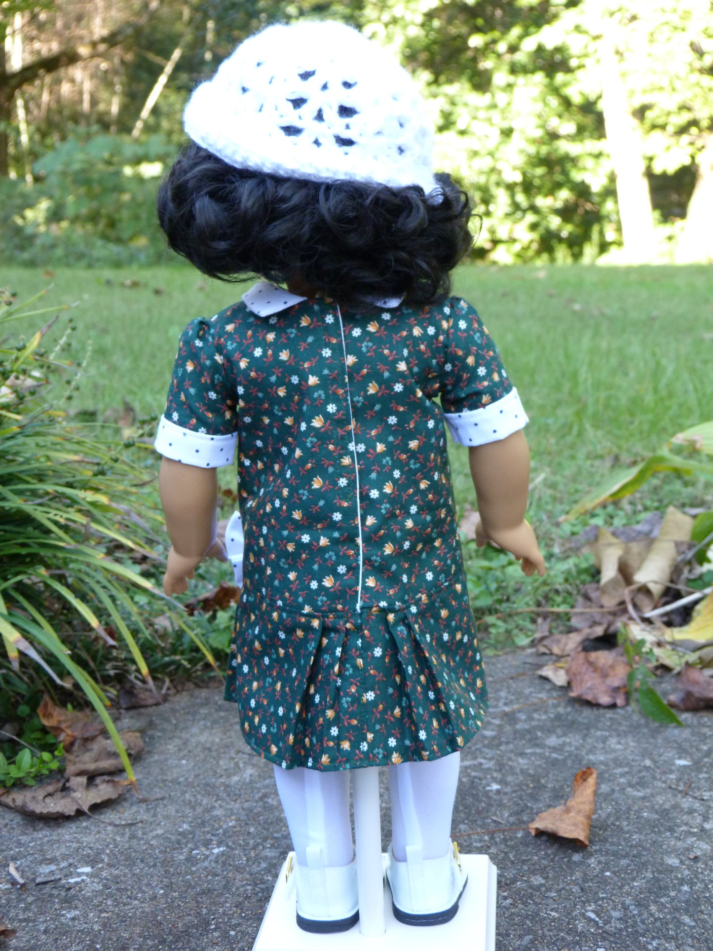 1920s Green Floral and White Ensemble